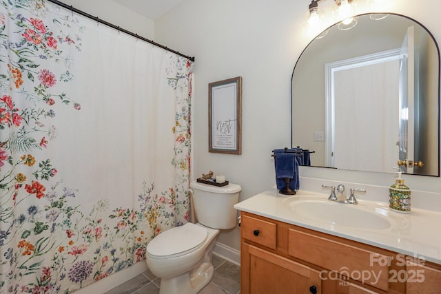 full bath featuring baseboards, toilet, a shower with curtain, tile patterned floors, and vanity