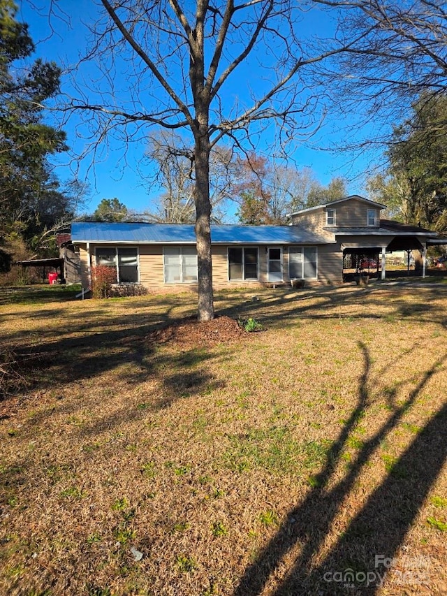 exterior space with a yard