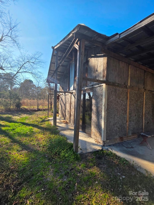 view of outbuilding featuring an outbuilding