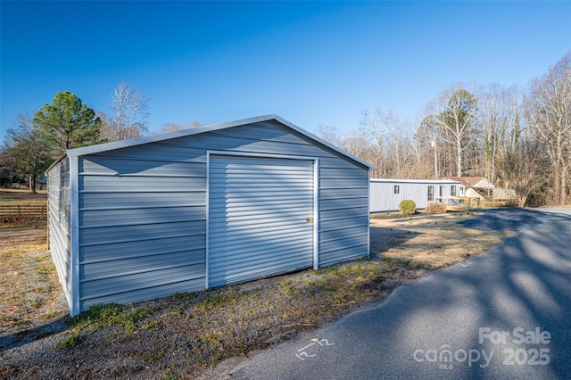 view of outbuilding featuring an outbuilding