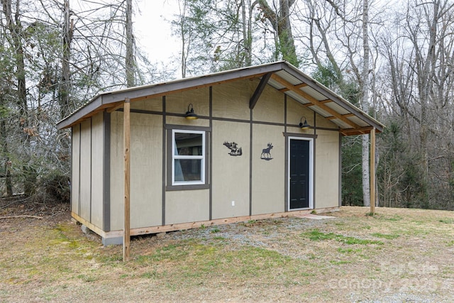 view of outdoor structure with an outdoor structure