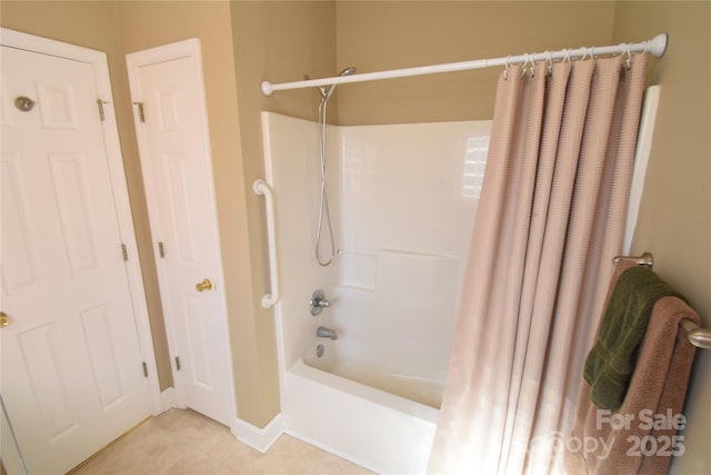 full bathroom featuring shower / tub combo with curtain