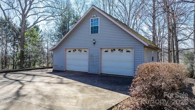 view of detached garage