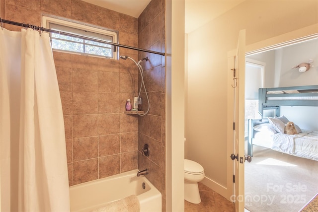 full bathroom featuring baseboards, tile patterned floors, toilet, and shower / bathtub combination with curtain