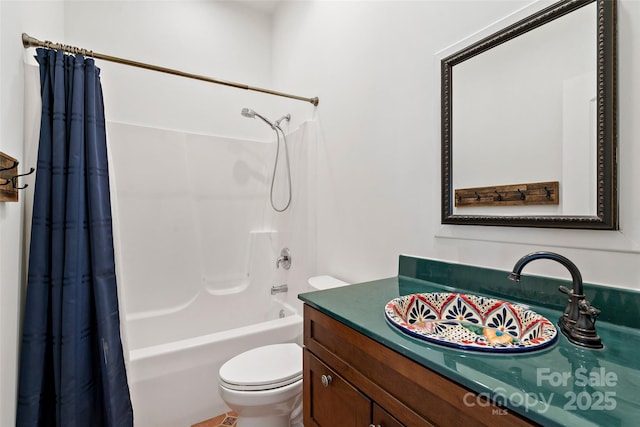 941 Wash Freeman Rd, Hendersonville, NC 28792 - full bath featuring toilet, vanity, and shower / tub combo with curtain