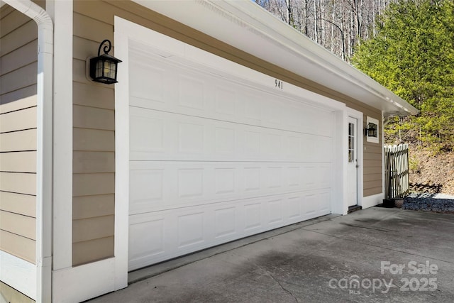 941 Wash Freeman Rd, Hendersonville, NC 28792 - view of garage