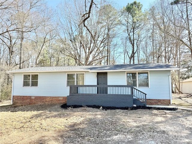 ranch-style home with crawl space