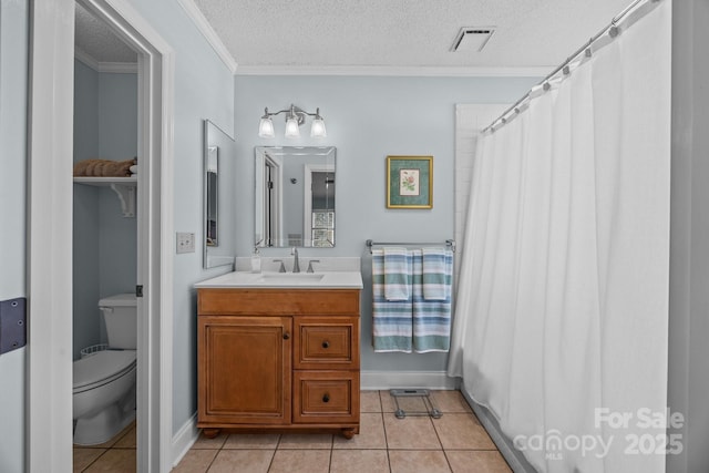 full bath featuring a textured ceiling, tile patterned flooring, toilet, visible vents, and ornamental molding