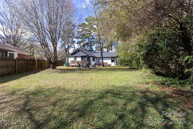 view of yard featuring fence