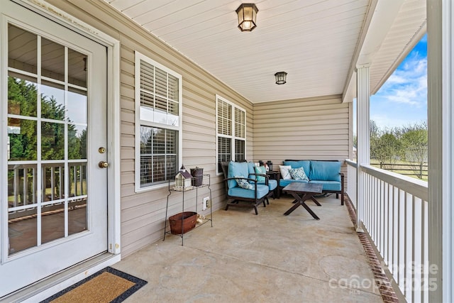 balcony featuring an outdoor hangout area