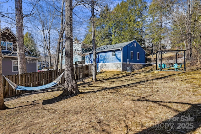 view of yard featuring fence