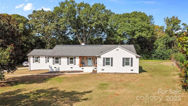 ranch-style house featuring crawl space and a front yard