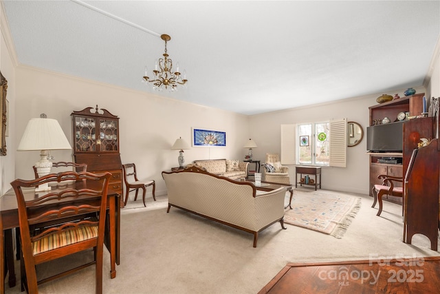 carpeted living room with crown molding, a notable chandelier, and baseboards