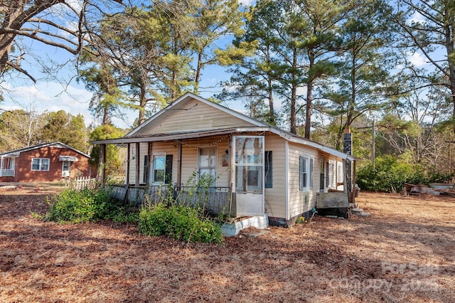 view of front of house featuring a porch