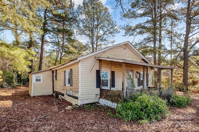 view of front of house featuring a porch