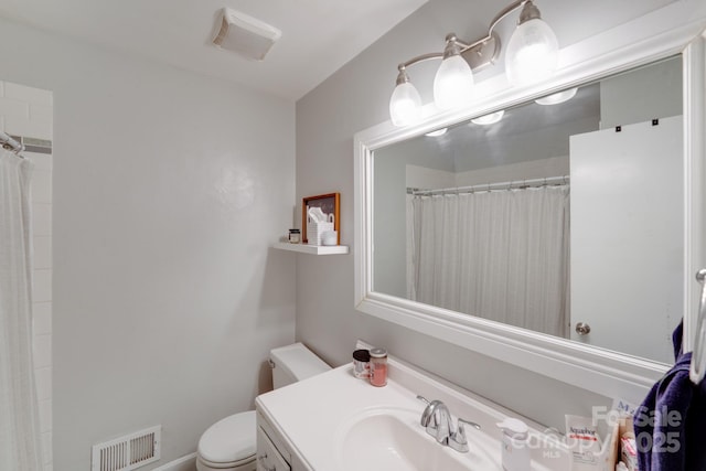 bathroom featuring visible vents, curtained shower, toilet, and vanity