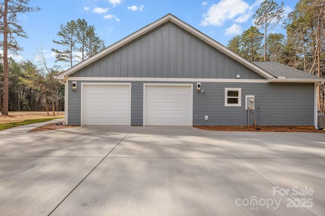 view of detached garage