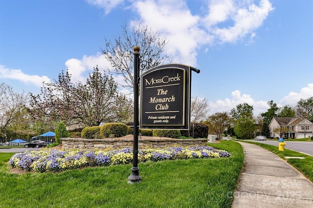 view of community / neighborhood sign