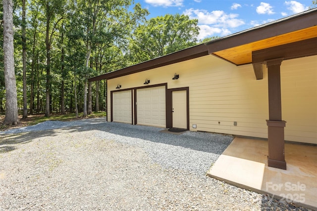 13124 Lemmond Dr, Matthews, NC 28105 - view of garage