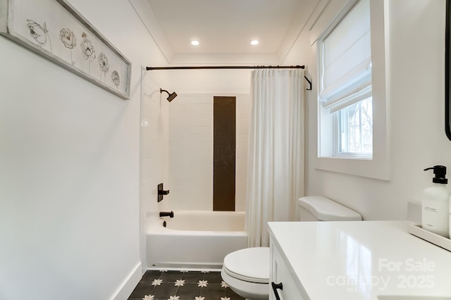 bathroom featuring toilet, shower / bath combo, recessed lighting, baseboards, and vanity