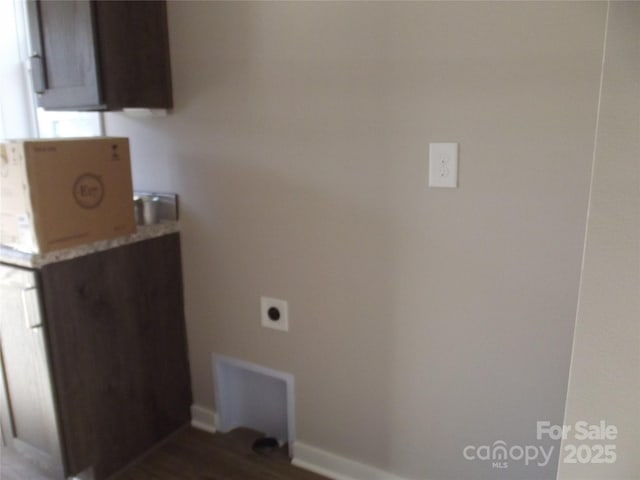 clothes washing area with hookup for an electric dryer