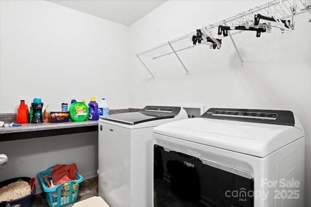 laundry room with laundry area and independent washer and dryer