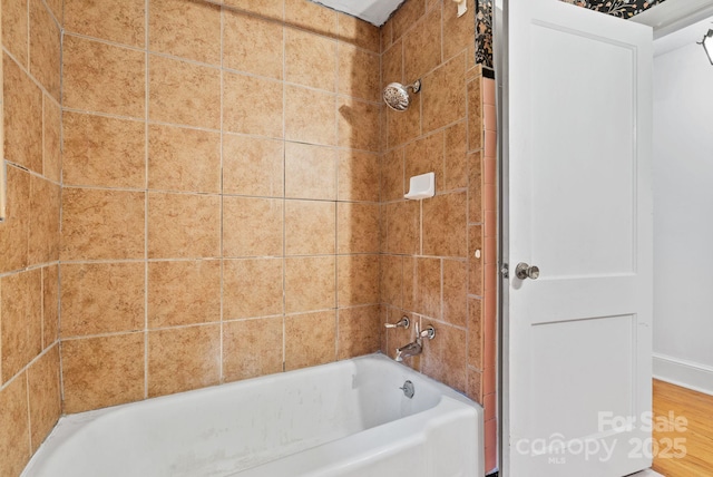 bathroom featuring shower / bathing tub combination