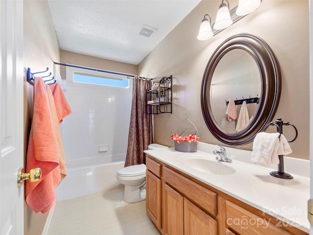 full bath with shower / tub combo with curtain, visible vents, toilet, a textured ceiling, and vanity