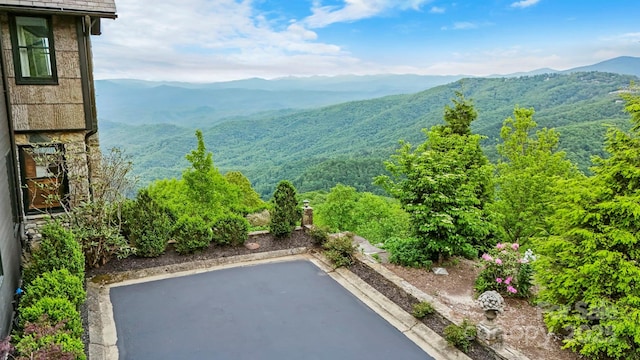 1245 Laurel Ln, Blowing Rock, NC 28605 - view of mountain background