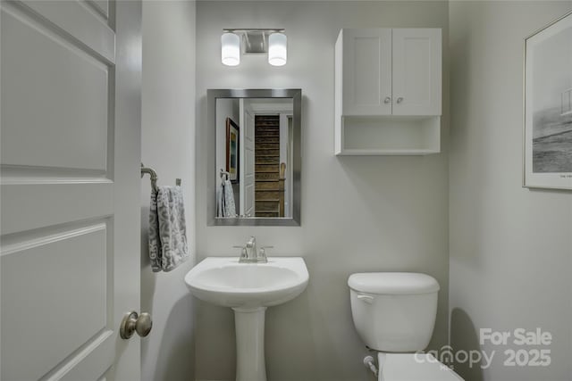 17609 Caddy Ct, Charlotte, NC 28278 - bathroom featuring toilet