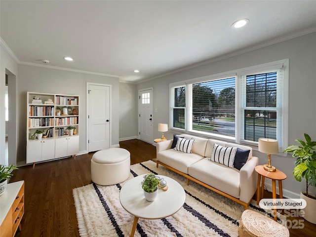 living room with baseboards, recessed lighting, wood finished floors, and crown molding