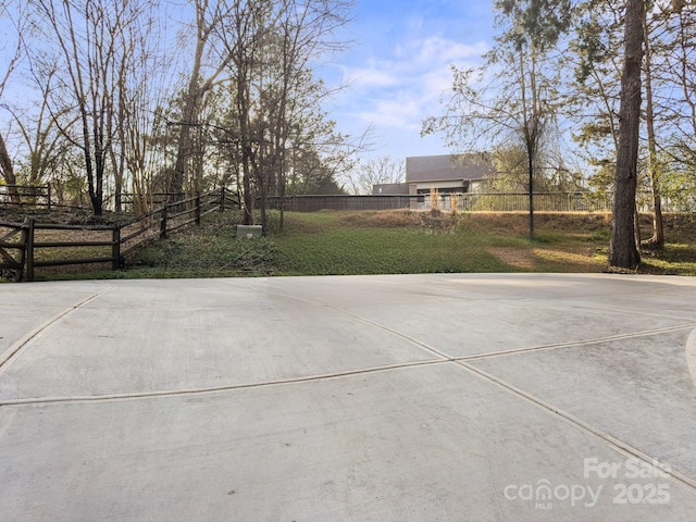 exterior space featuring a fenced front yard