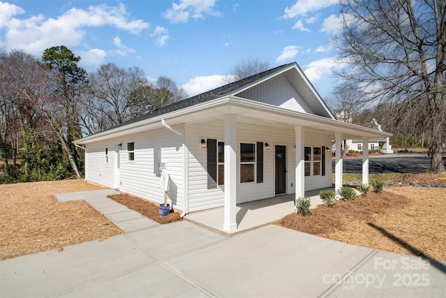 view of front of house featuring a porch