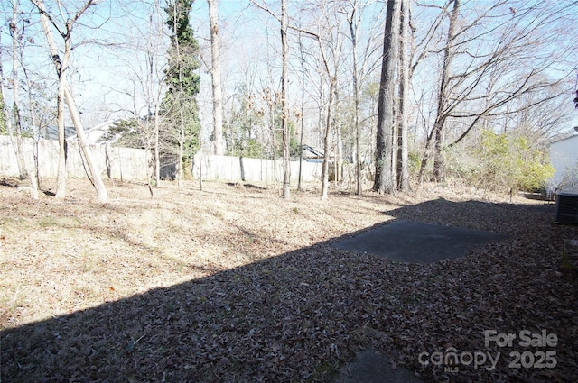 view of yard featuring fence