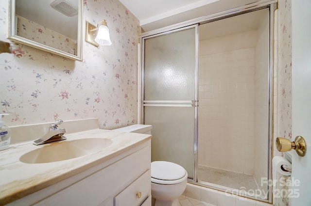 full bath with wallpapered walls, a shower stall, toilet, and visible vents