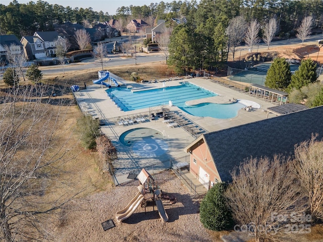 view of swimming pool