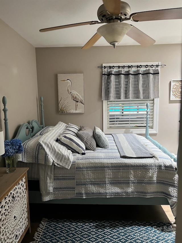 bedroom featuring a ceiling fan