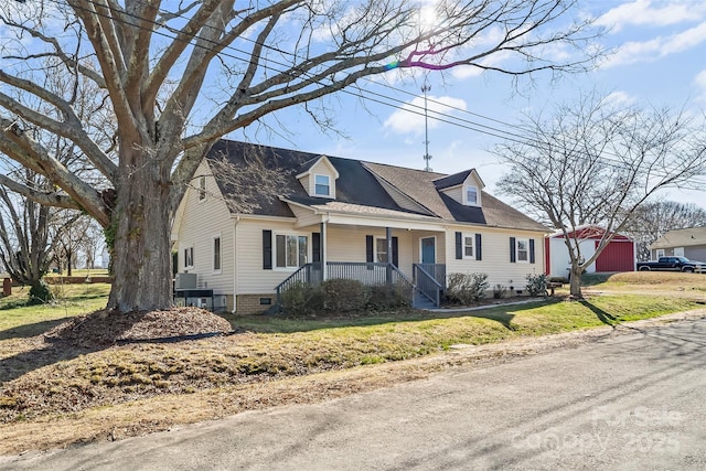 cape cod home featuring crawl space, roof with shingles, a porch, and a front yard