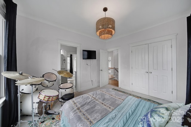 bedroom featuring a closet