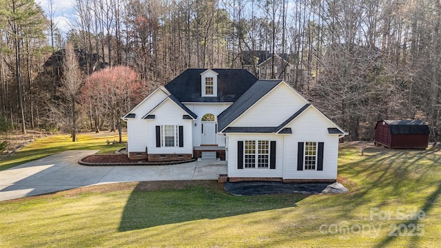 view of front of property with crawl space, driveway, and a front lawn