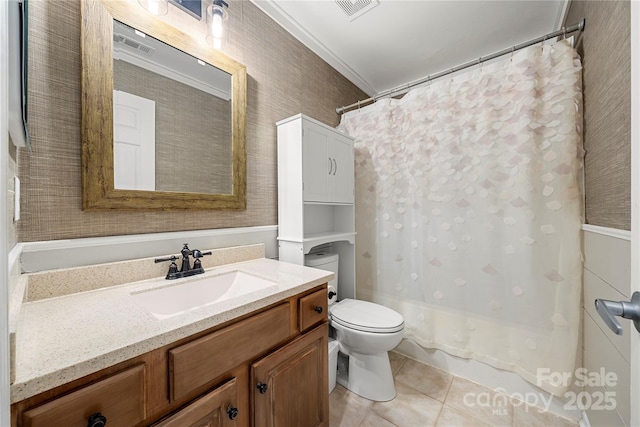 full bath with crown molding, shower / bath combination with curtain, toilet, vanity, and tile patterned floors