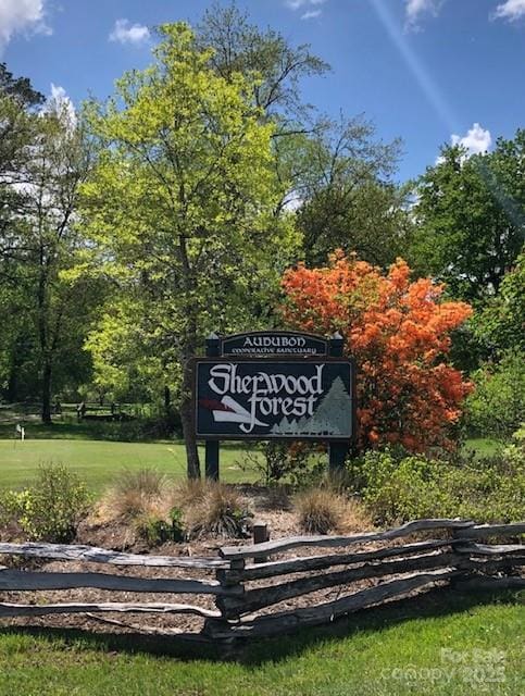 view of community / neighborhood sign