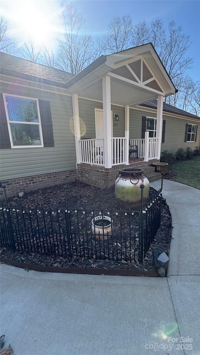 view of front facade featuring a porch