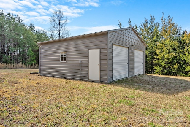 view of outdoor structure with an outbuilding