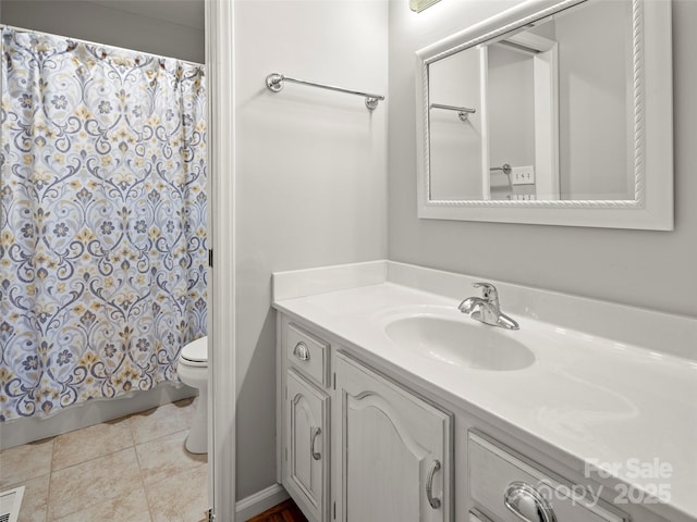 bathroom with visible vents, toilet, tile patterned floors, shower / bath combo with shower curtain, and vanity