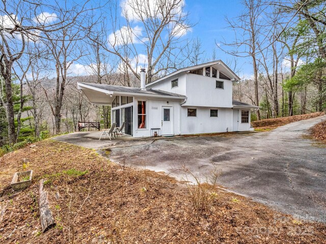 675 Foster Hill Dr, Hendersonville, NC 28739 - view of front of home with aphalt driveway