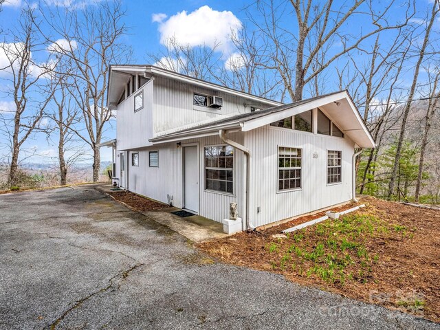 675 Foster Hill Dr, Hendersonville, NC 28739 - view of home's exterior with driveway