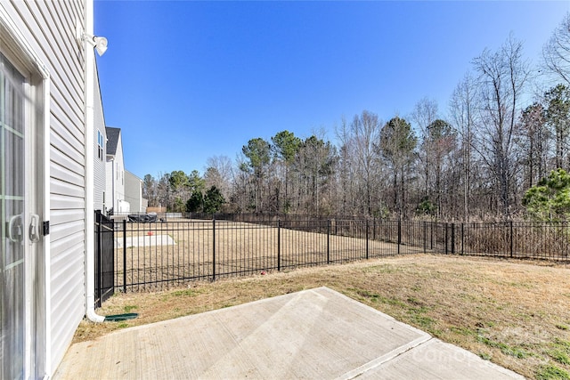 view of yard featuring a fenced backyard and a patio area