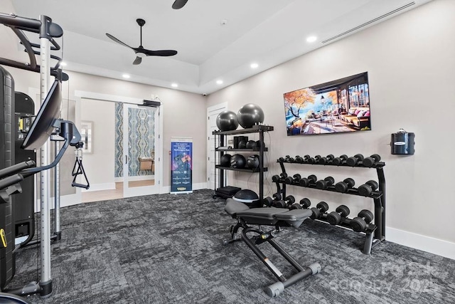 exercise area featuring carpet floors, ceiling fan, recessed lighting, and baseboards
