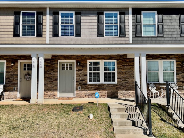 view of front facade featuring a porch